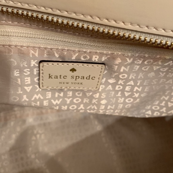 Kate Spade. Cream tote bag. Nwt - Picture 7 of 9